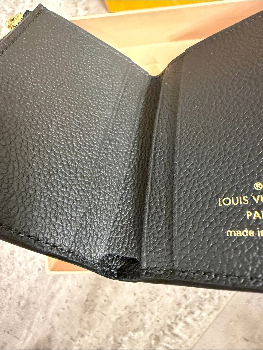 Louis Vuitton 100% authentic